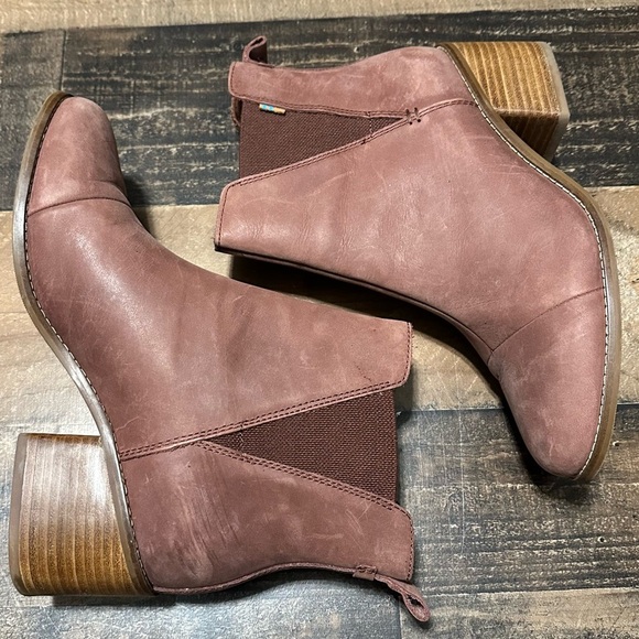 Toms Esme Leather Boots - Picture 2 of 9